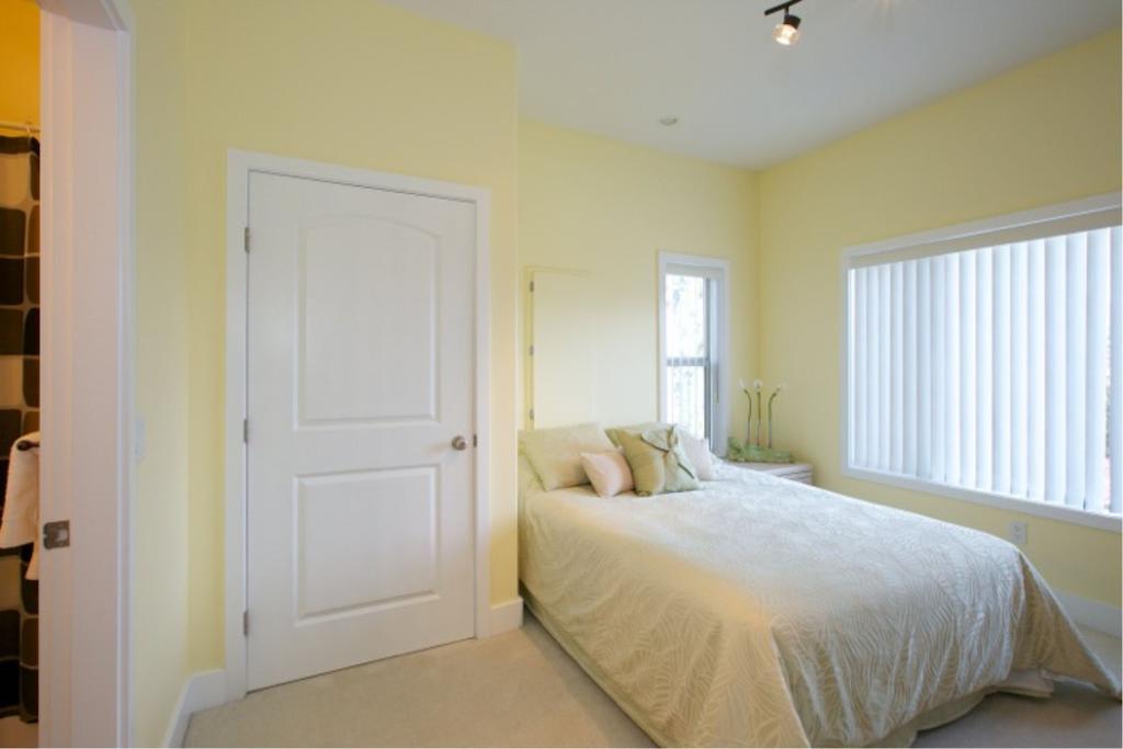 Lake Okanagan Bed And Breakfast West Kelowna Room photo